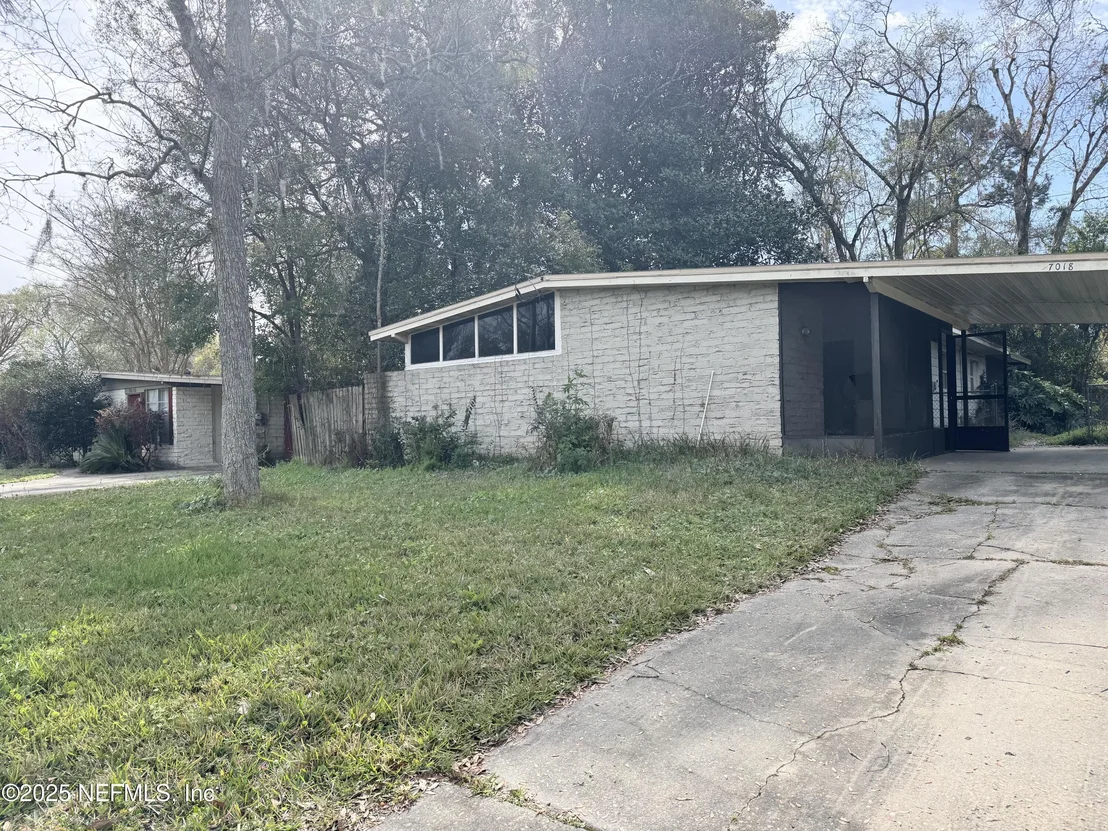 Photo of 7018 ARQUES Road