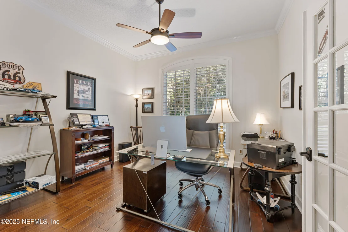 Photo of 686 FREDERIC Drive