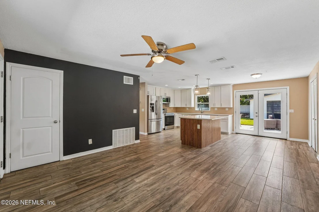Photo of 317 PENMAN Road