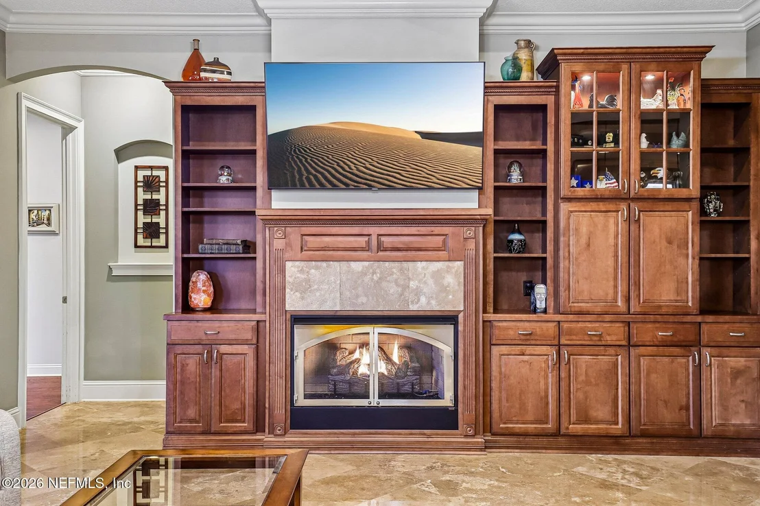 Photo of 4002 LA VISTA Circle