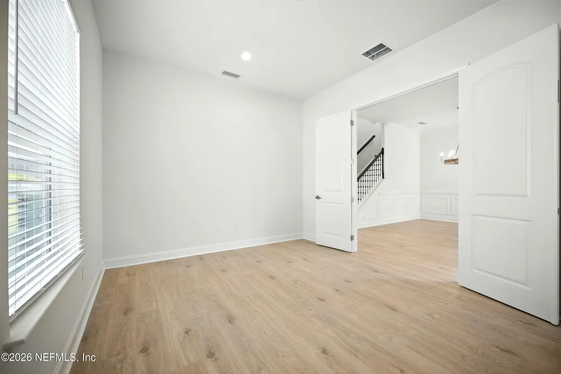 Photo of 820 OAKLAWN Court