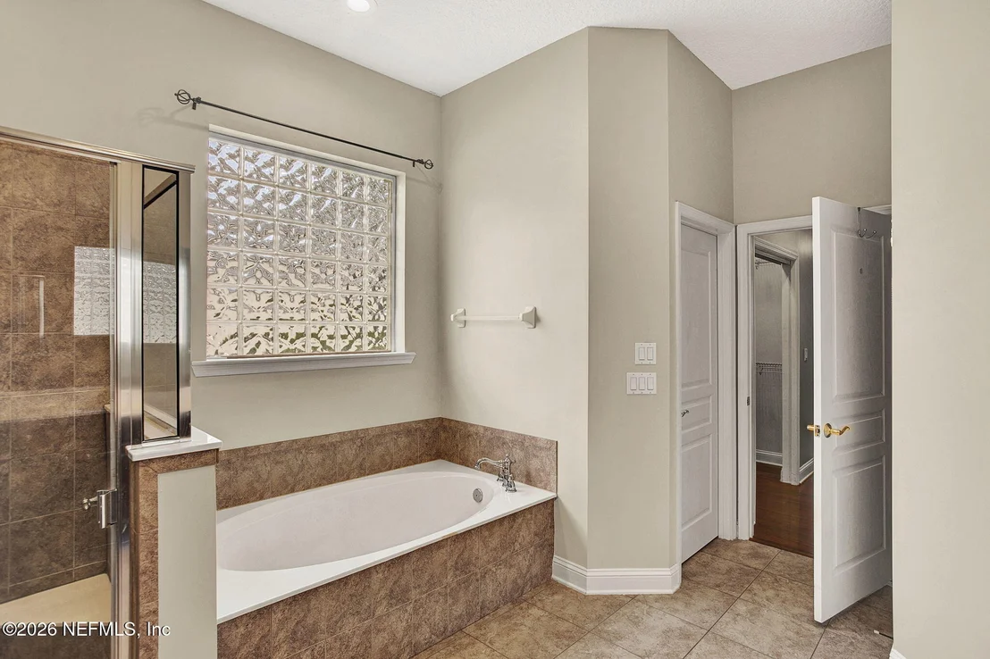 Photo of 1837 FOREST GLEN Way