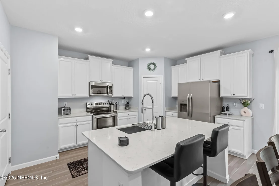 Photo of 9852 LOVAGE Lane