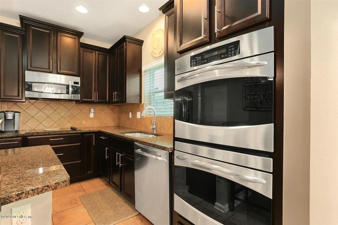 Photo of 301 N BELLAGIO Drive