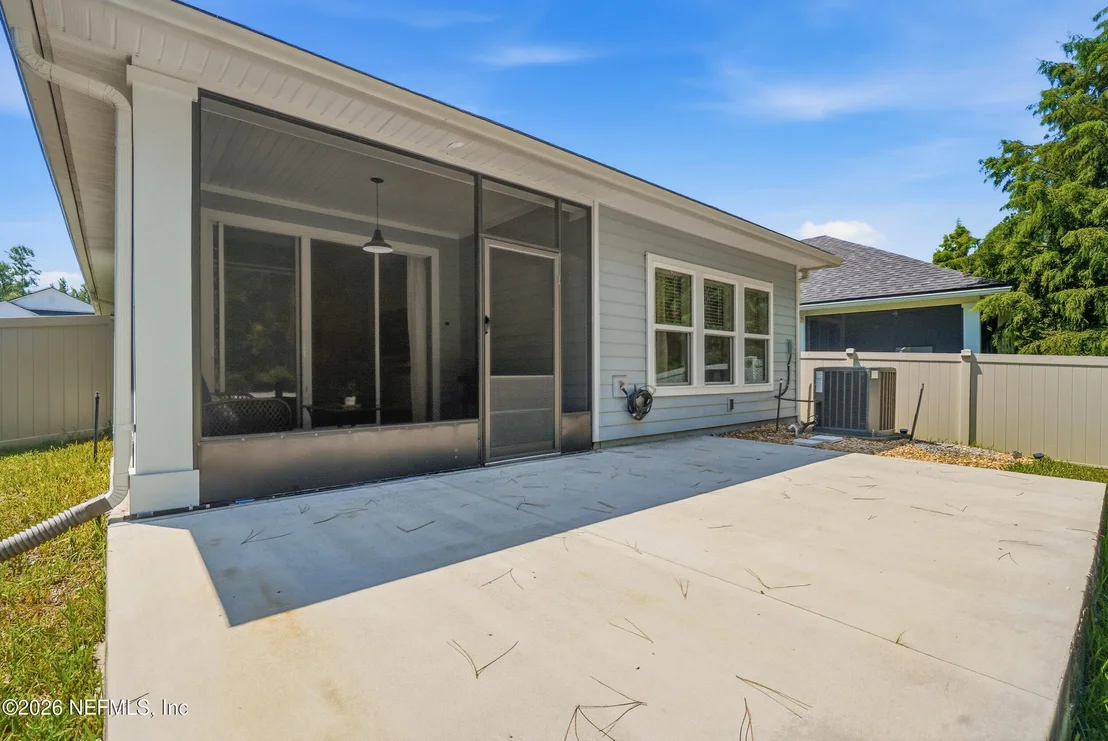 Photo of 490 WINDERMERE Way