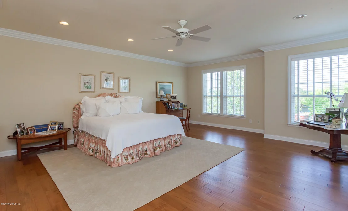Photo of 548 LE MASTER Drive