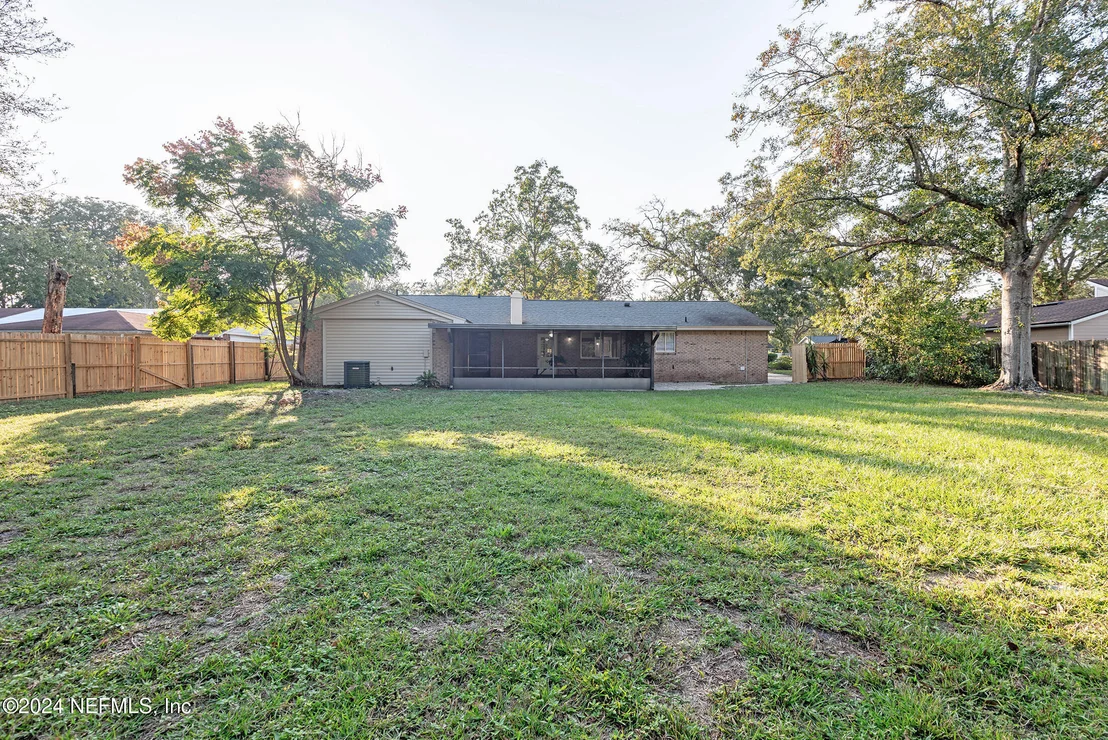 Photo of 7995 SARCEE Trail