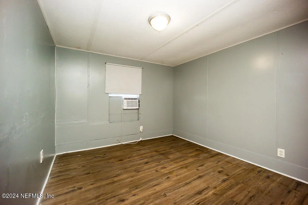 Photo of 9008 DANDY Avenue