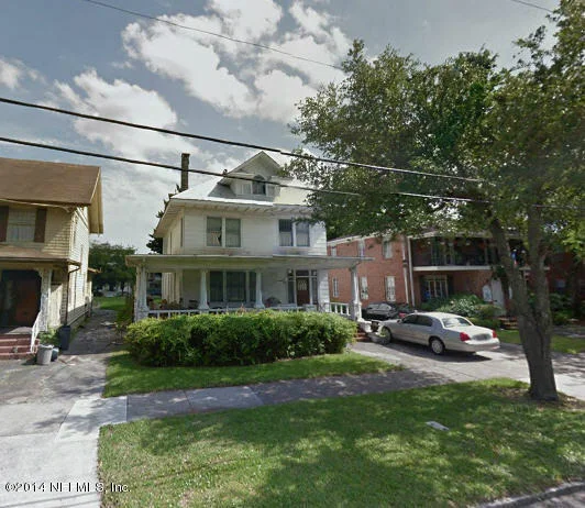 Photo of 2142 Riverside Avenue