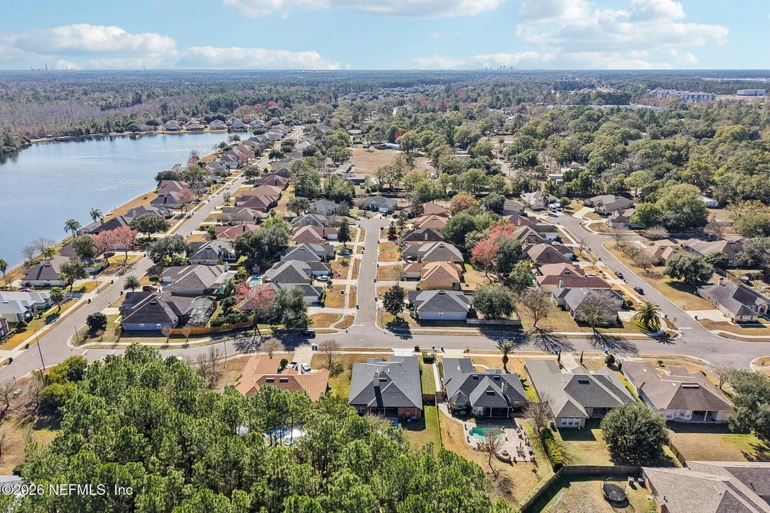 Photo of 145 LAKE RUN Boulevard