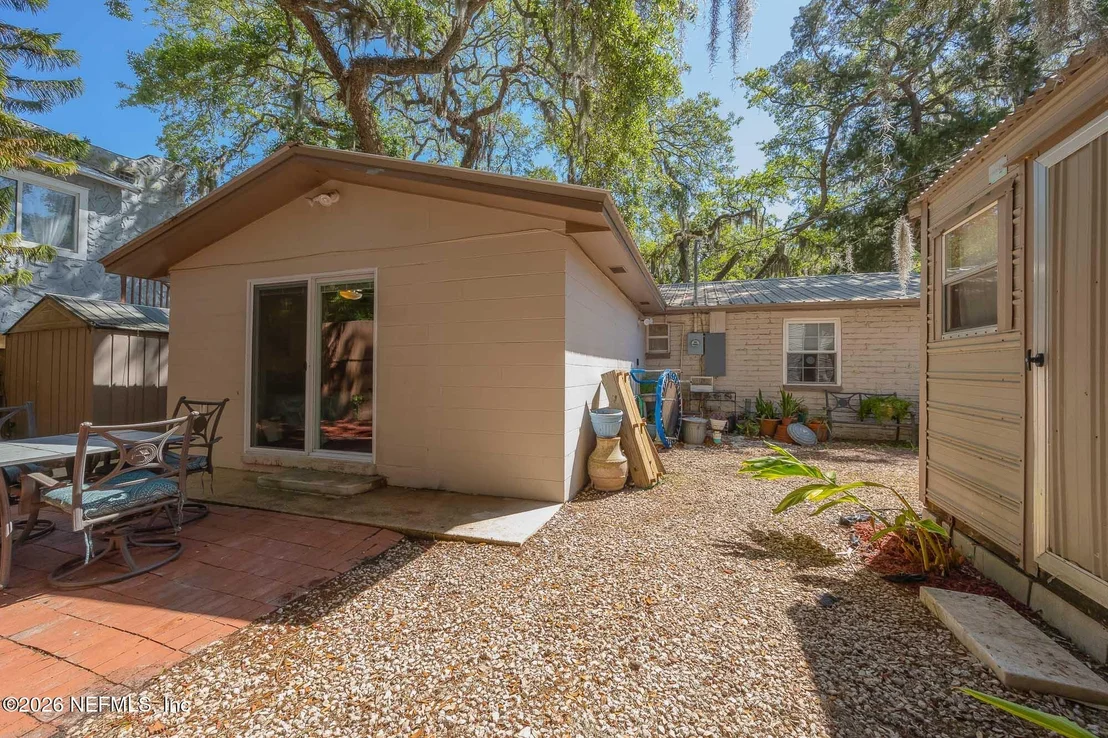 Photo of 6 DOUGLAS Avenue