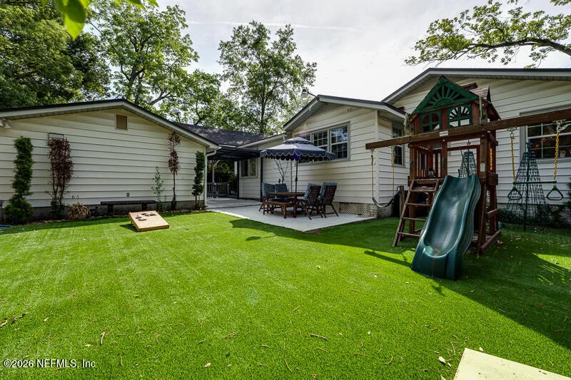 Photo of 1335 AZALEA Drive