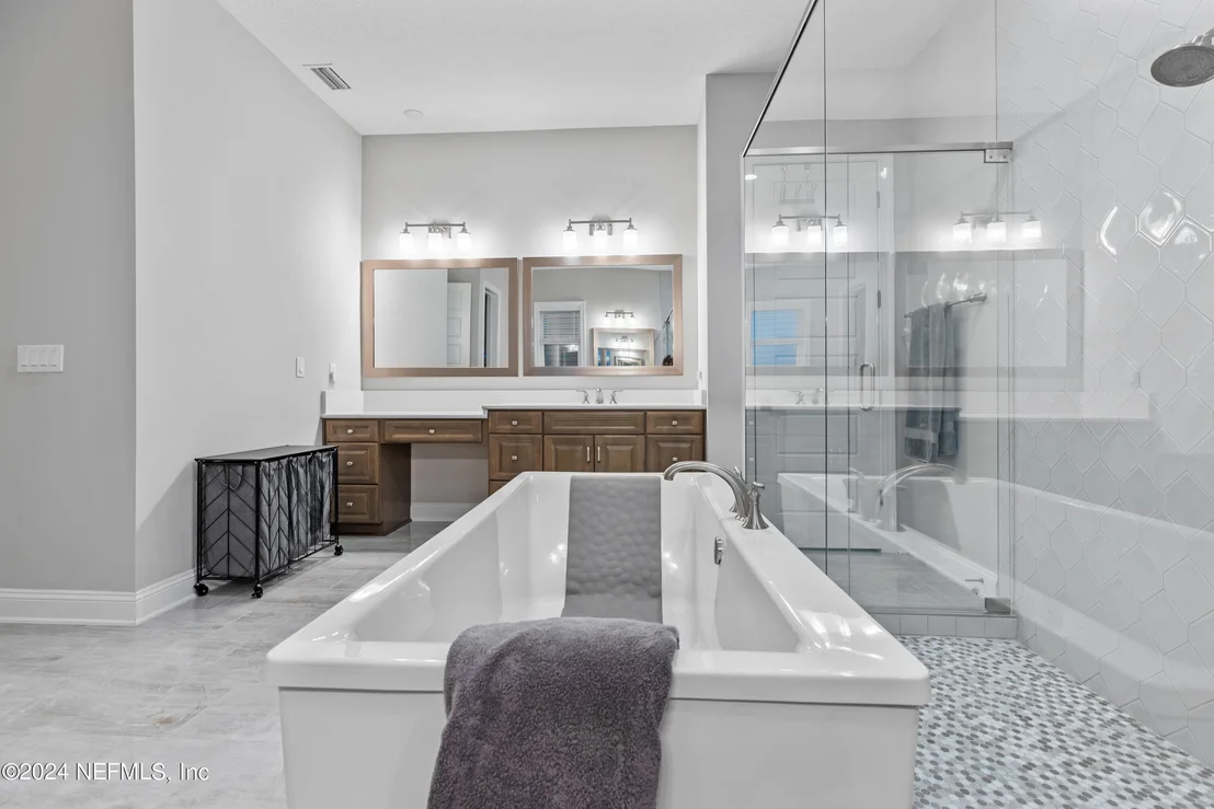 Photo of 10511 SILVERBROOK Trail