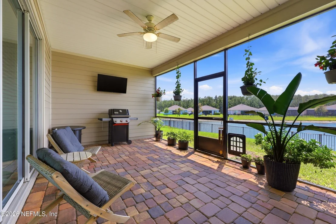 Photo of 392 BRYBAR Drive