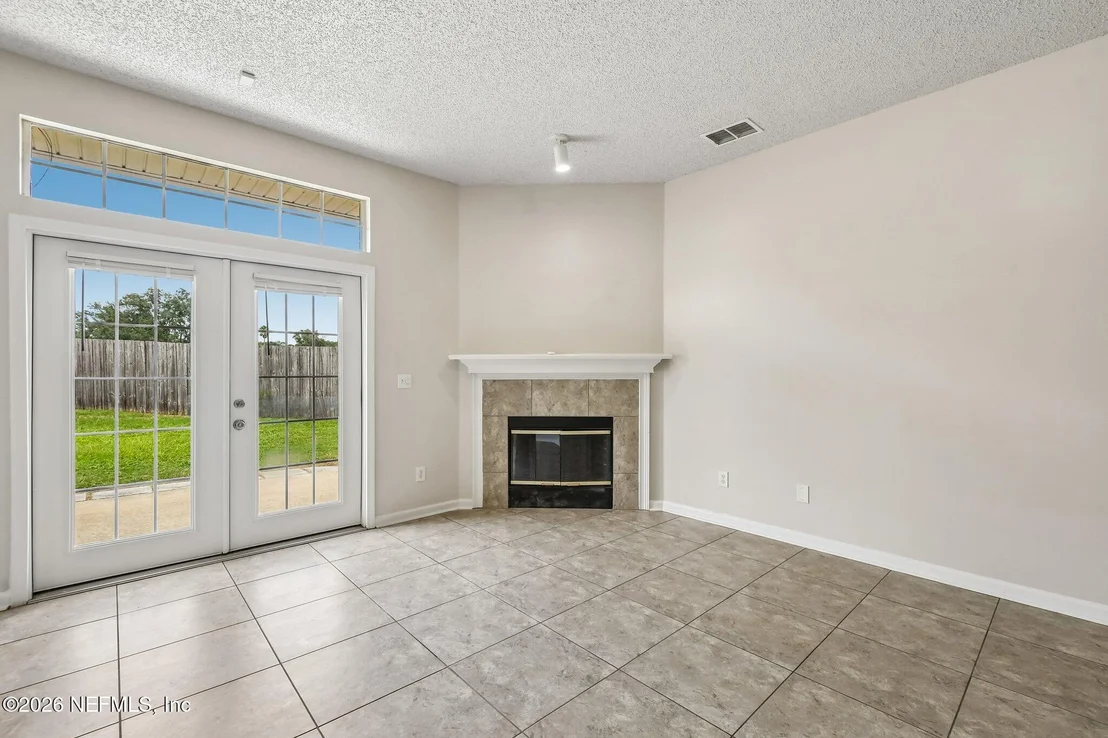 Photo of 476 HILLSIDE Drive