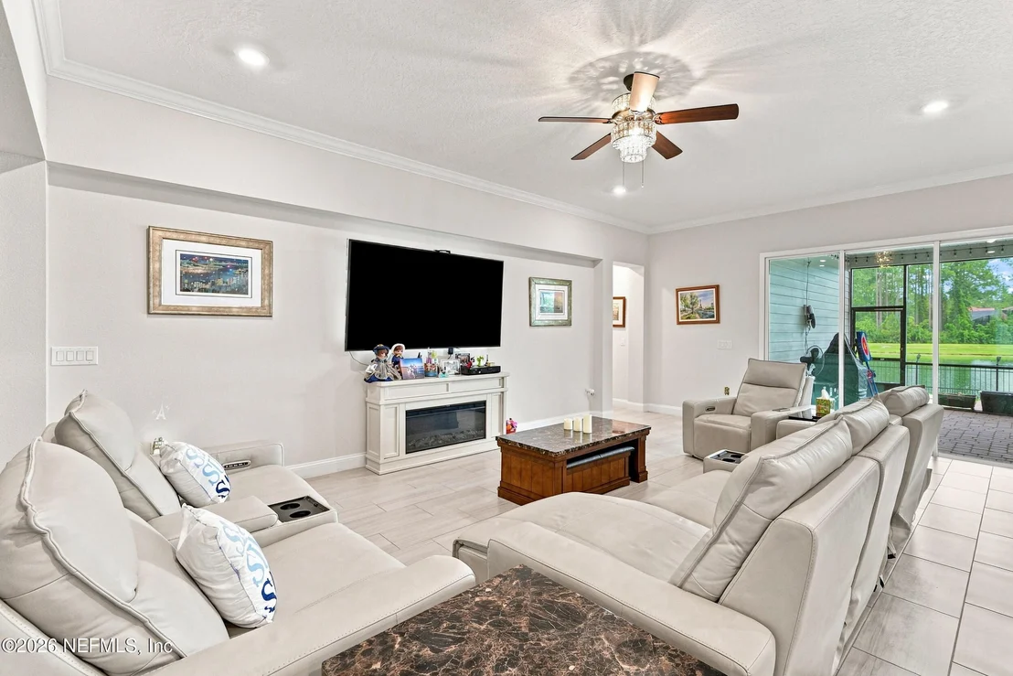 Photo of 559 GLORIETA Drive