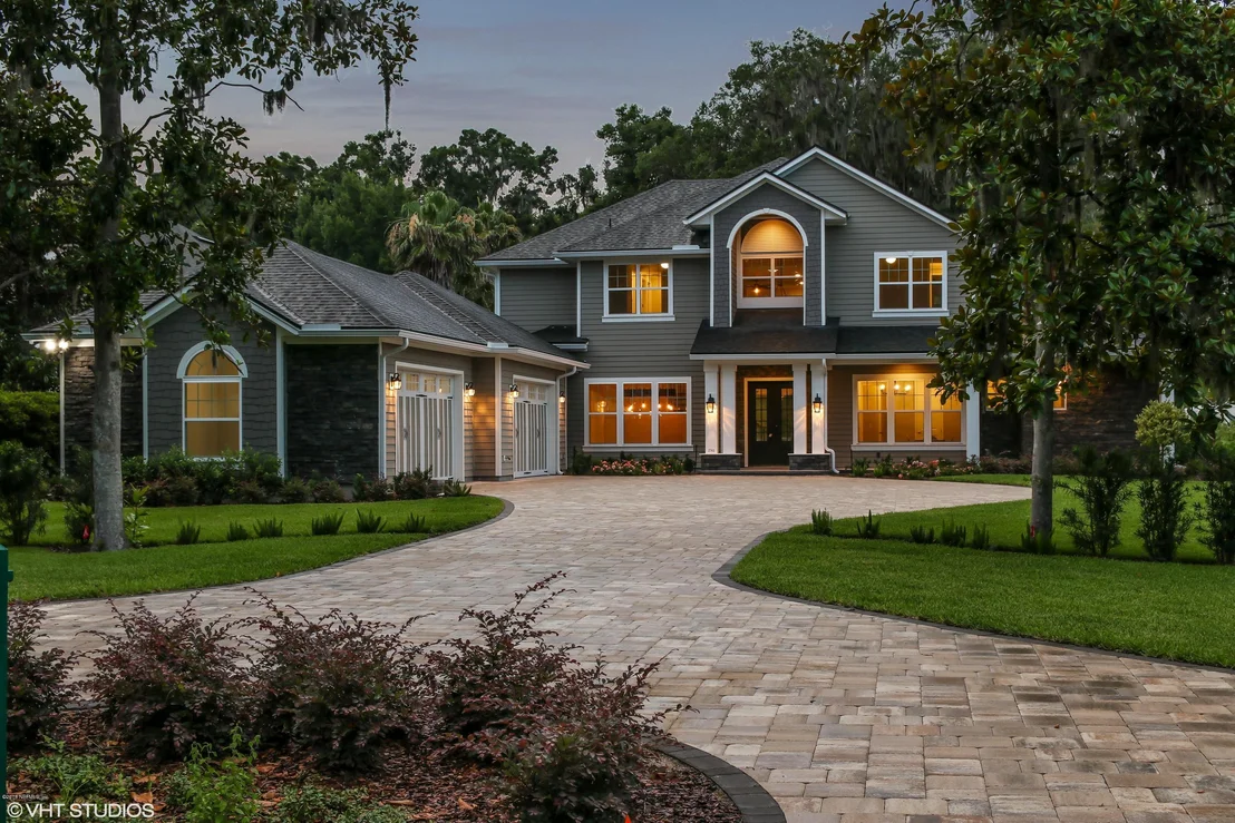 Photo of 2743 BEAUCLERC Road