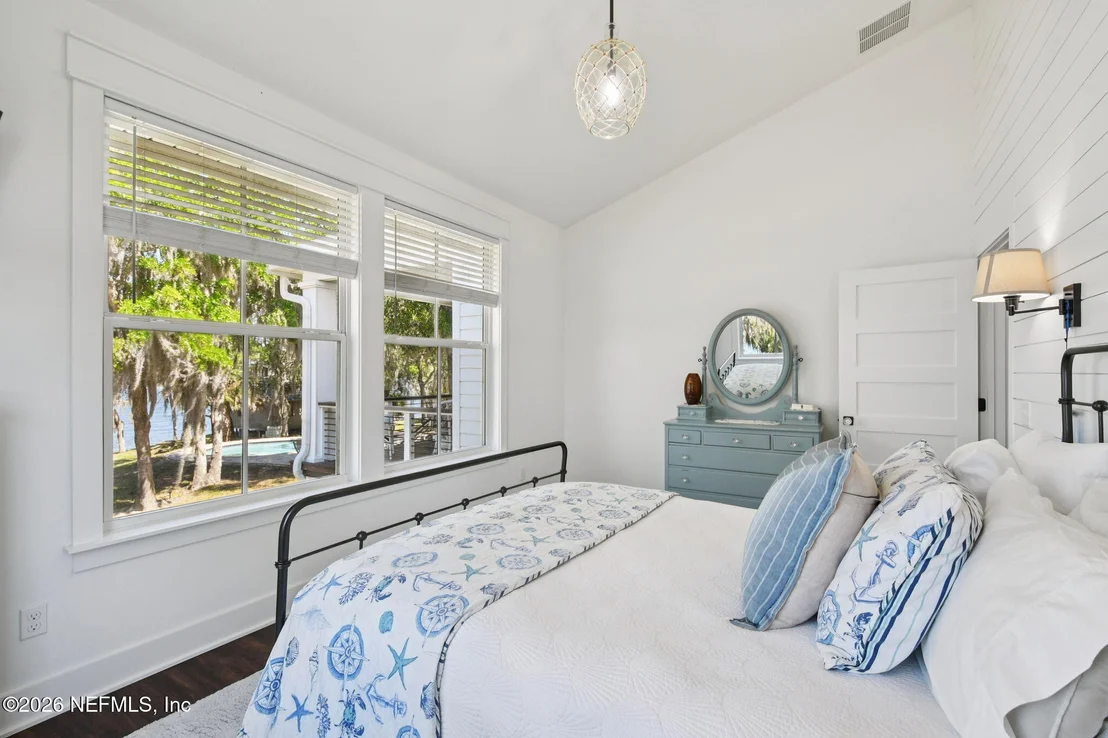 Photo of Unit 17 at 5577 HECKSCHER Drive