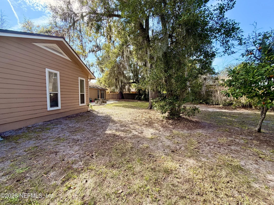Photo of 2857 BEAUCLERC Road