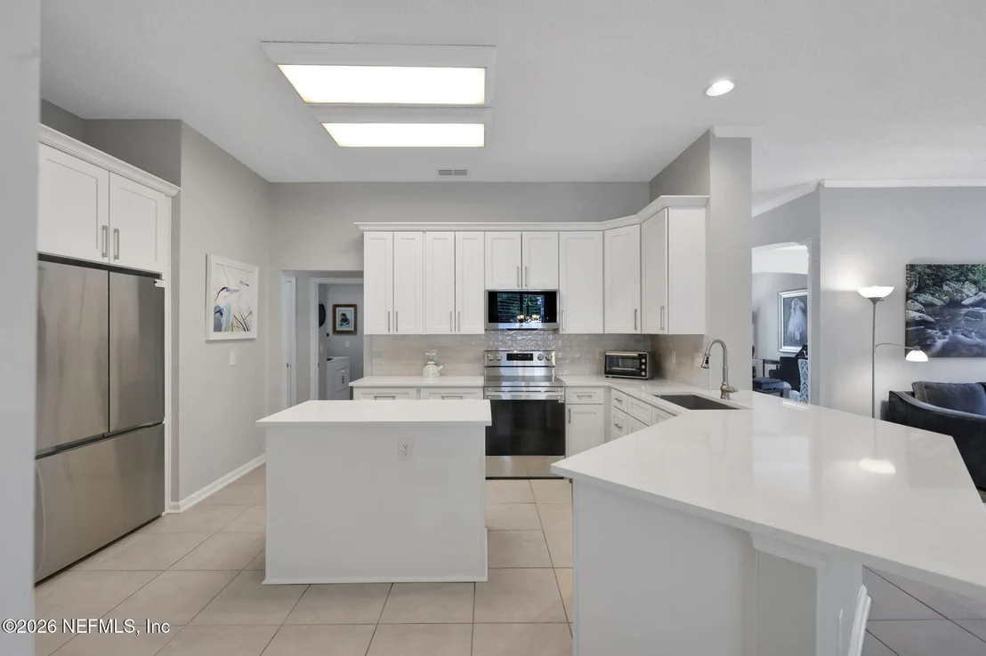 Photo of 1004 FLORA PARKE Drive