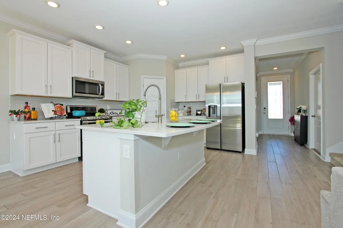 Photo of 242 SILVERLEAF VILLAGE Drive