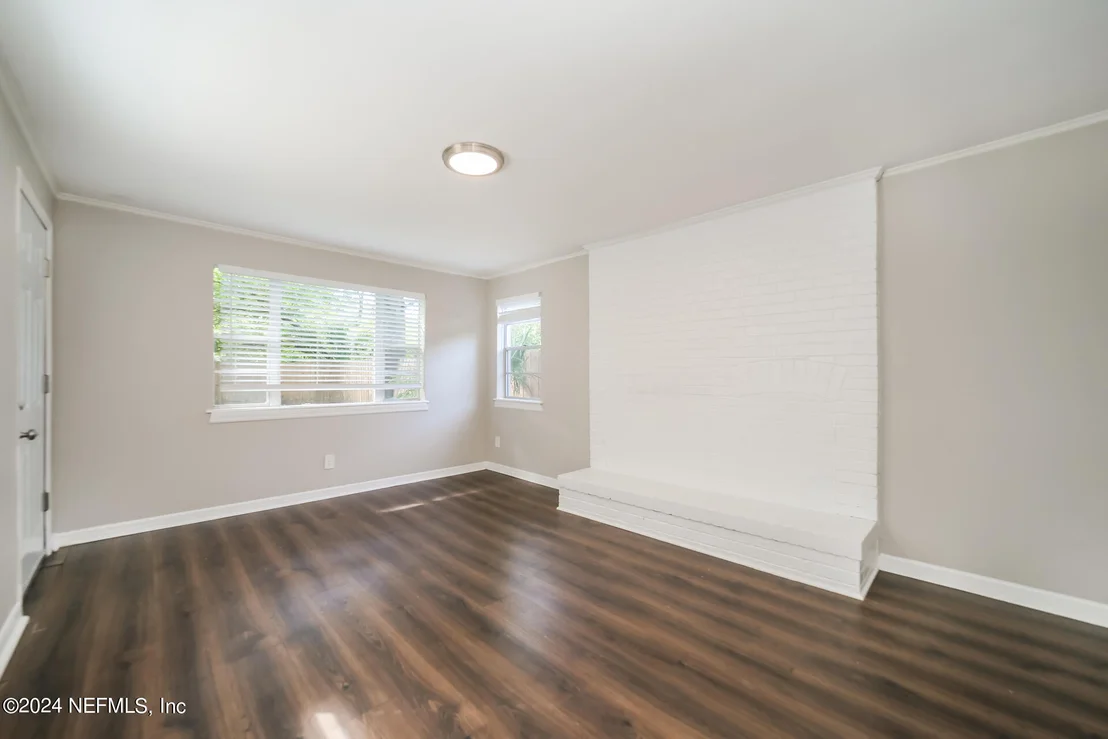 Photo of 5635 CRESTVIEW Road