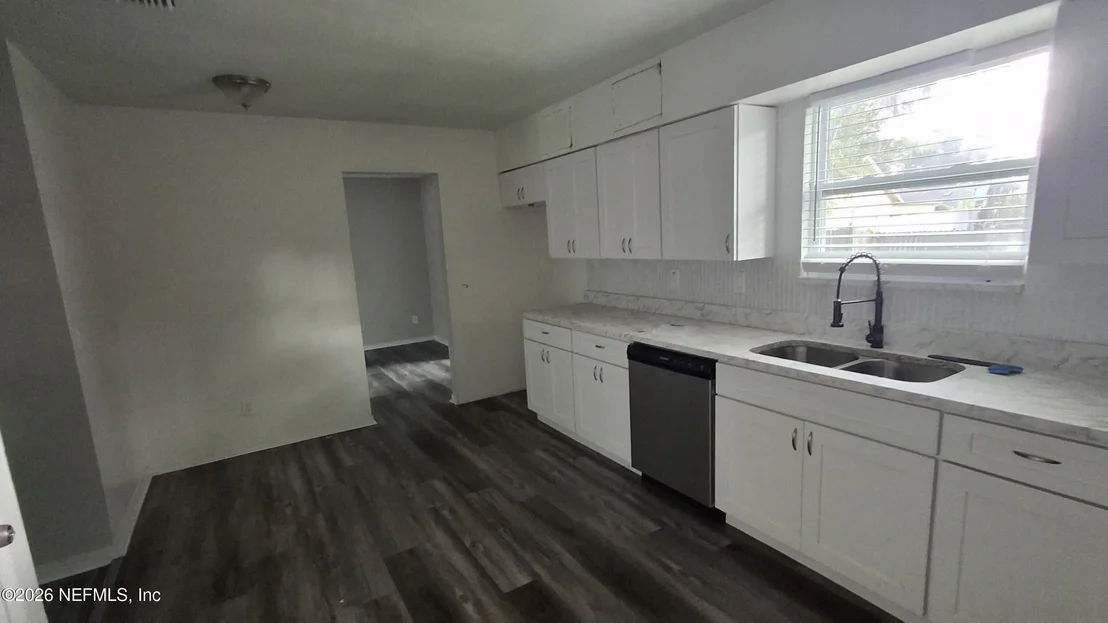 Photo of 1809 FARM WAY Way
