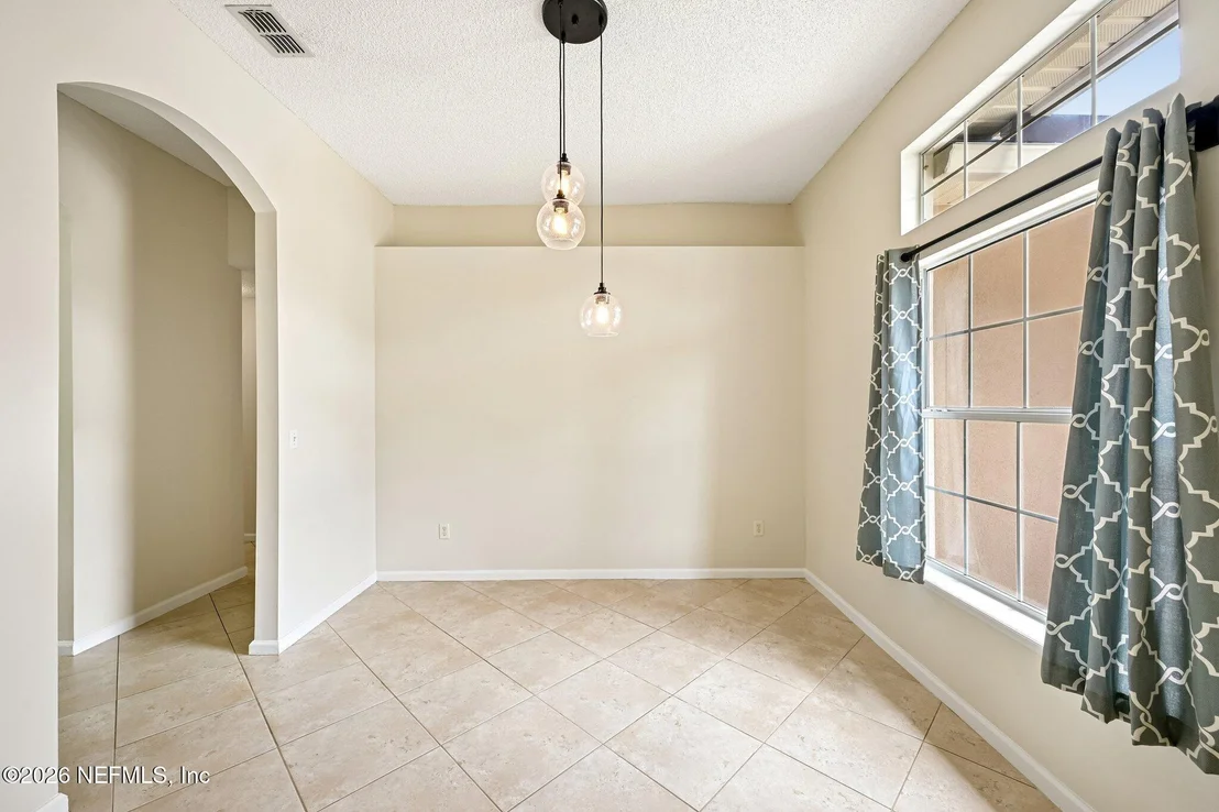 Photo of 392 MAPLEWOOD Drive