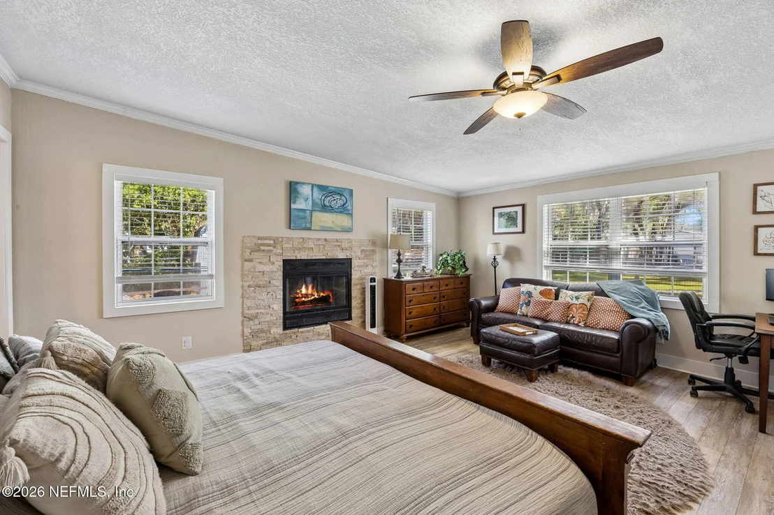 Photo of 8224 HALL Lane