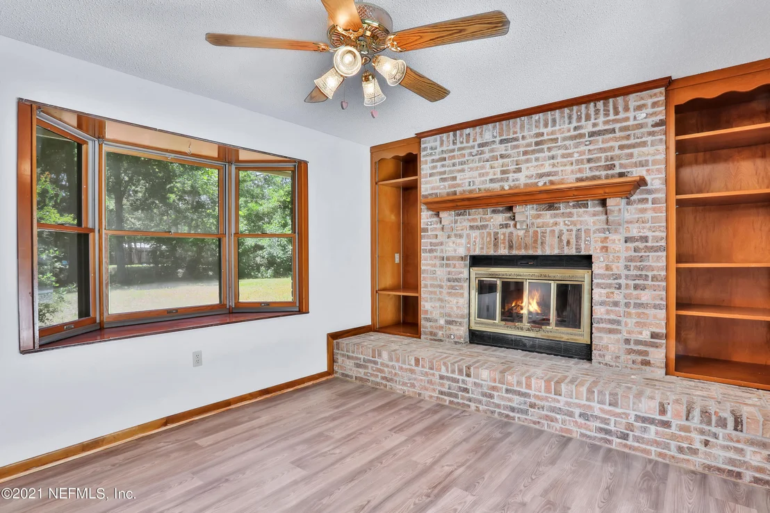 Photo of 141 HOLLYWOOD FOREST Drive