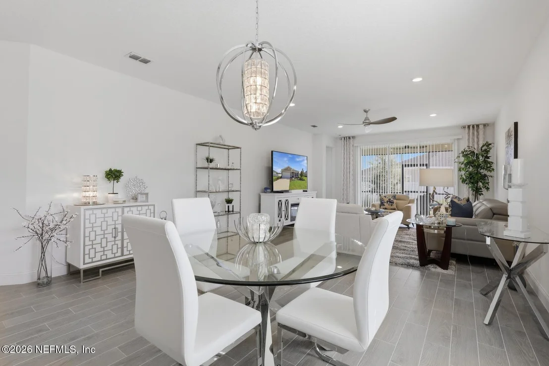 Photo of 2110 RAGLAN Circle