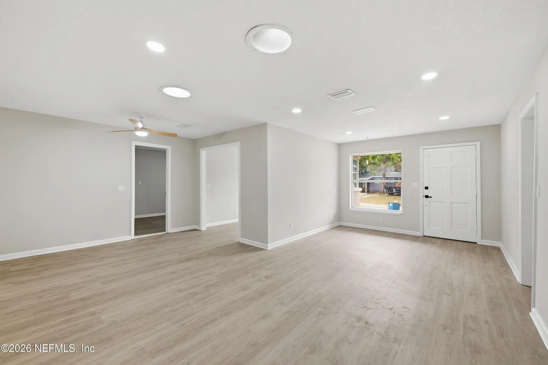 Photo of 6039 GLENN ROSE Drive