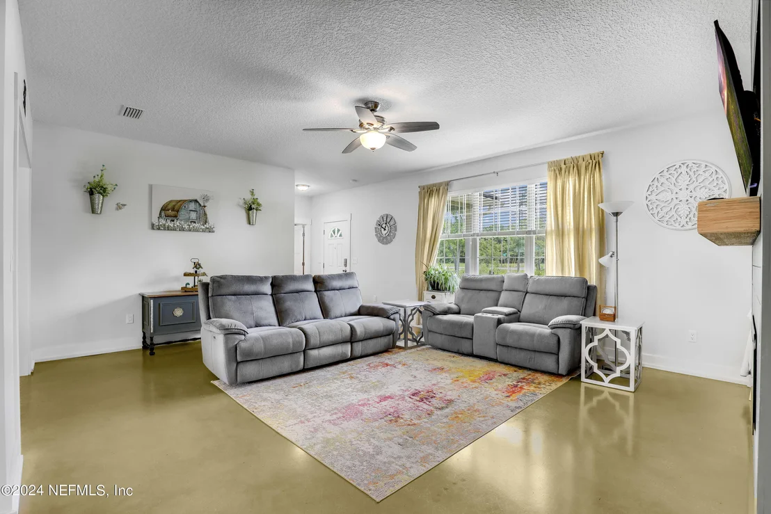 Photo of 540685 LEM TURNER Road