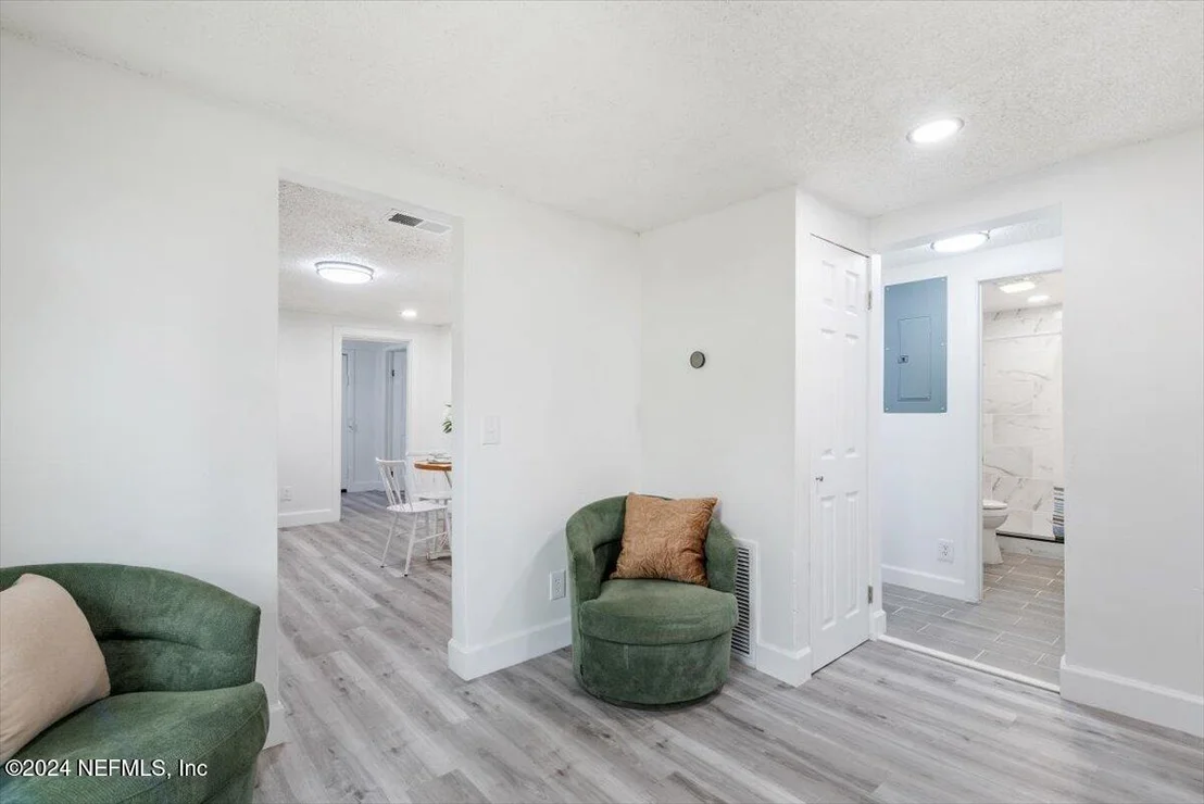 Photo of 4029 EDISON Avenue