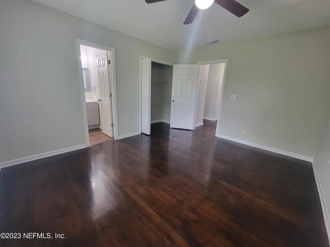 Photo of 5886 MONCRIEF Road