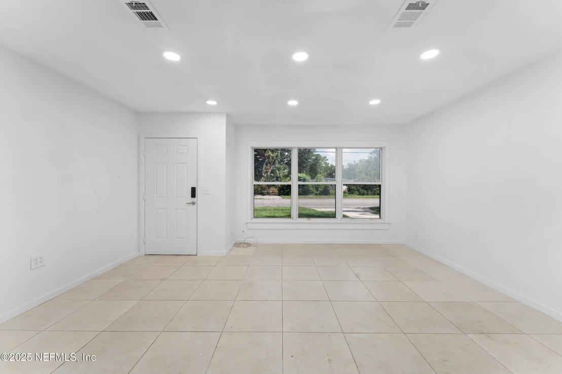 Photo of 2626 LEONID Road