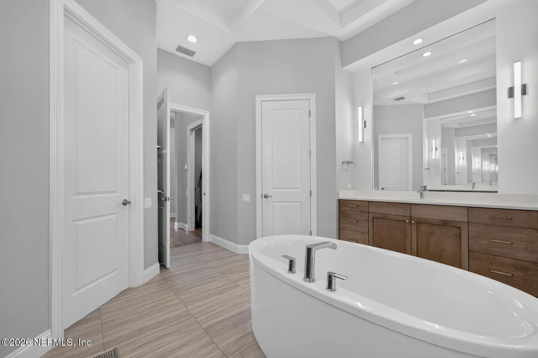 Photo of 5244 COMMISSIONERS Drive