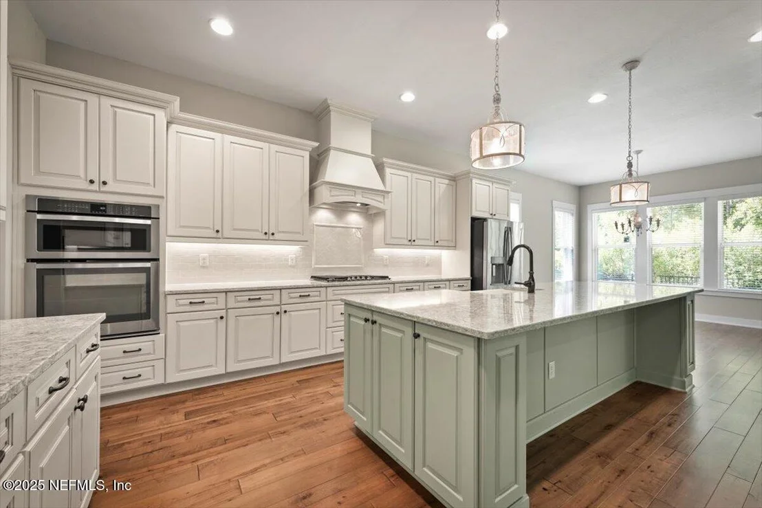Photo of 305 SEAHILL Drive
