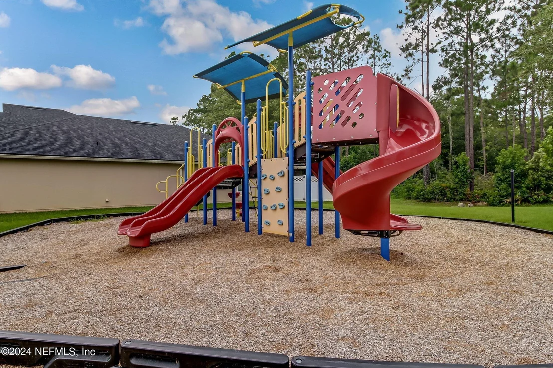 Photo of 597 DRYSDALE Drive