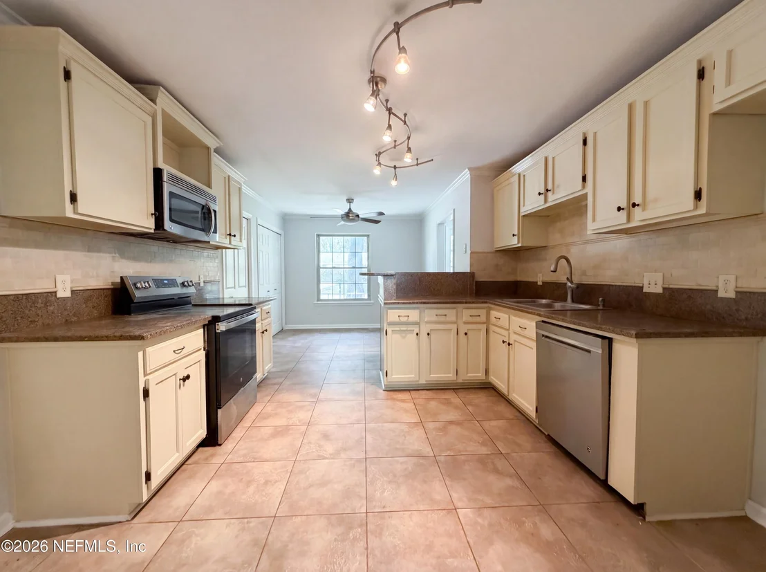 Photo of 550 REMINGTON FOREST Drive
