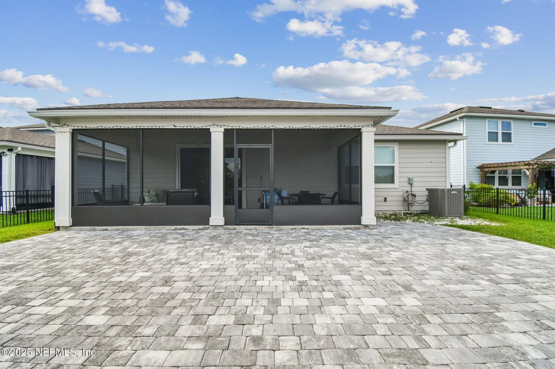 Photo of 182 MYRTLE OAK Court