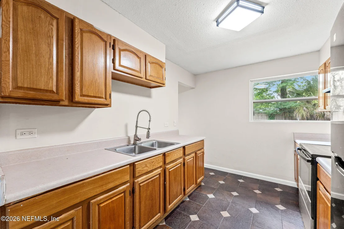 Photo of 6781 TINKERBELL Lane