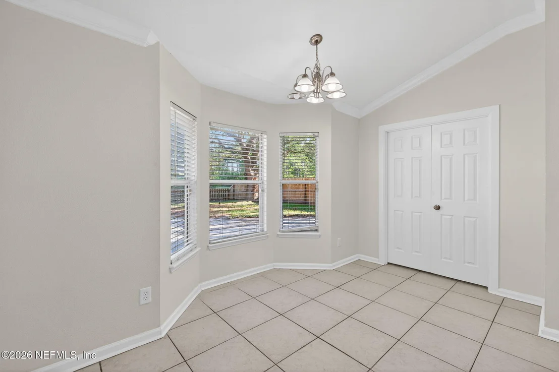 Photo of 121 E NOTTINGHAM Drive