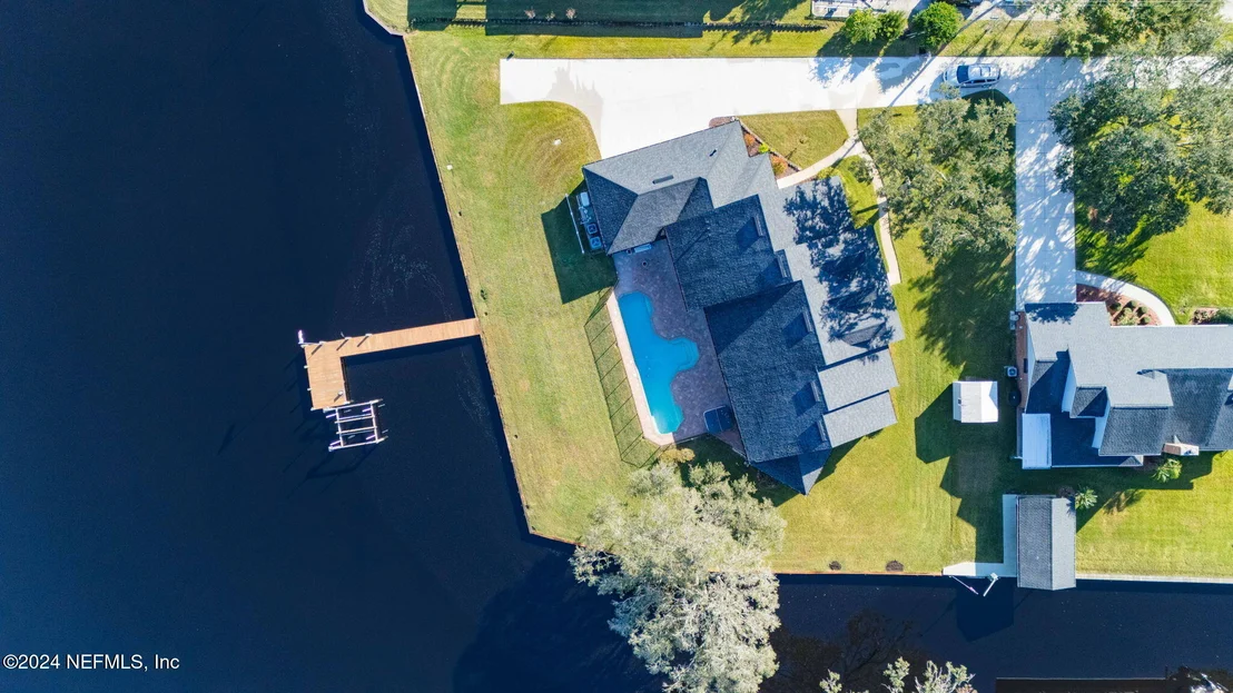 Photo of 487 CREIGHTON Road