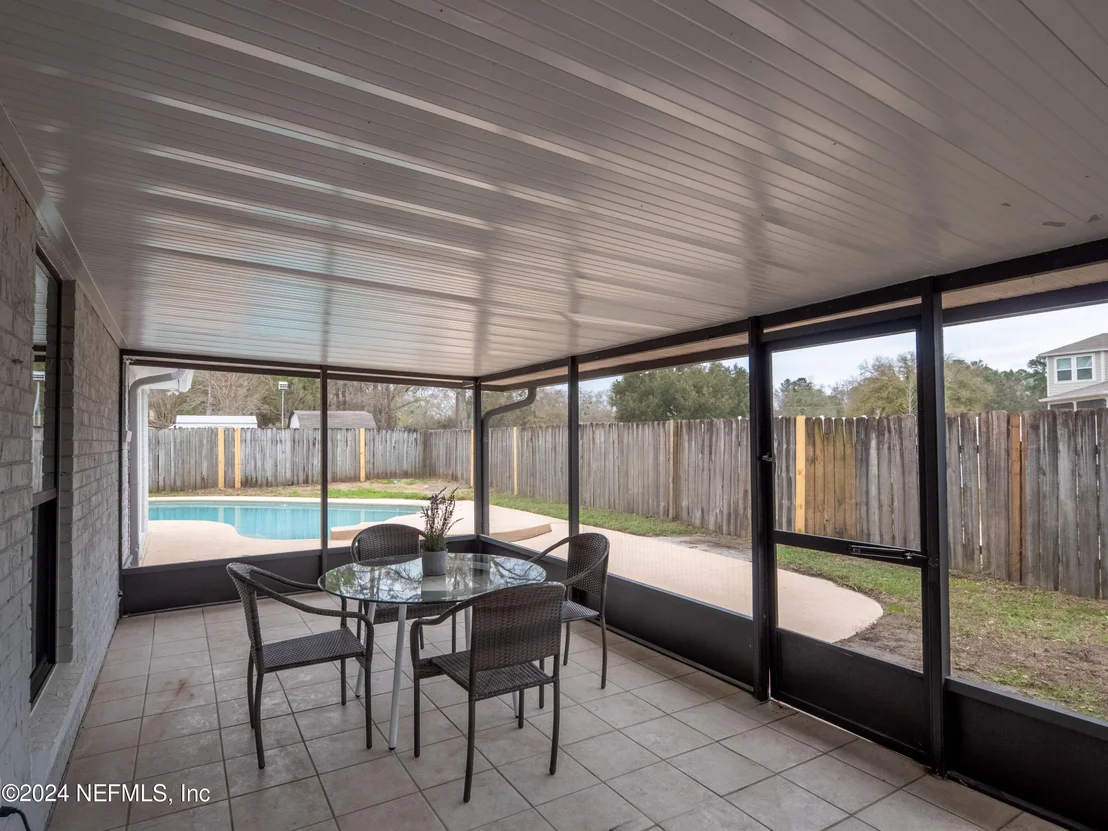 Photo of 8327 POINTER Drive N