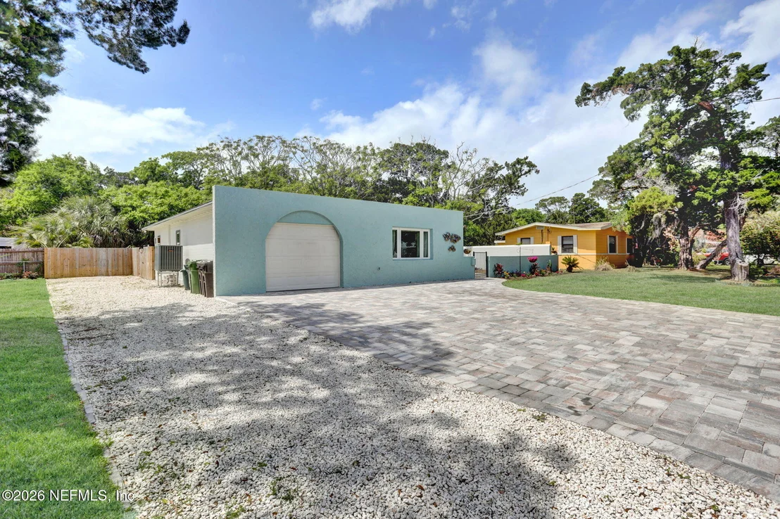 Photo of 25 COQUINA Avenue