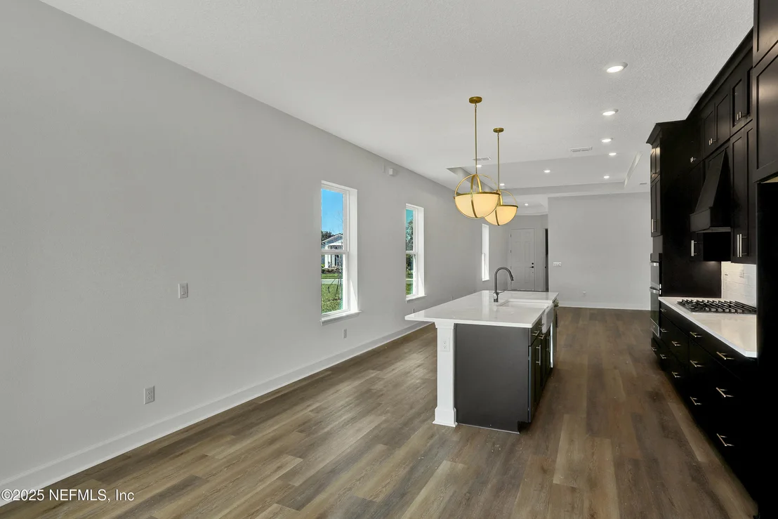 Photo of 121 BEES KNEES Way