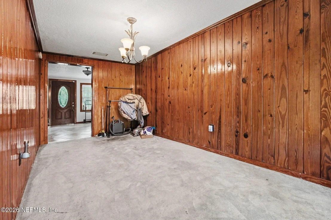 Photo of 118 FIELDS Avenue