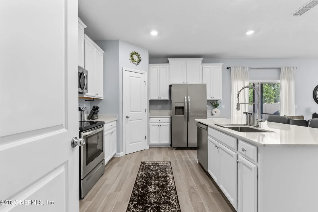 Photo of 9852 LOVAGE Lane
