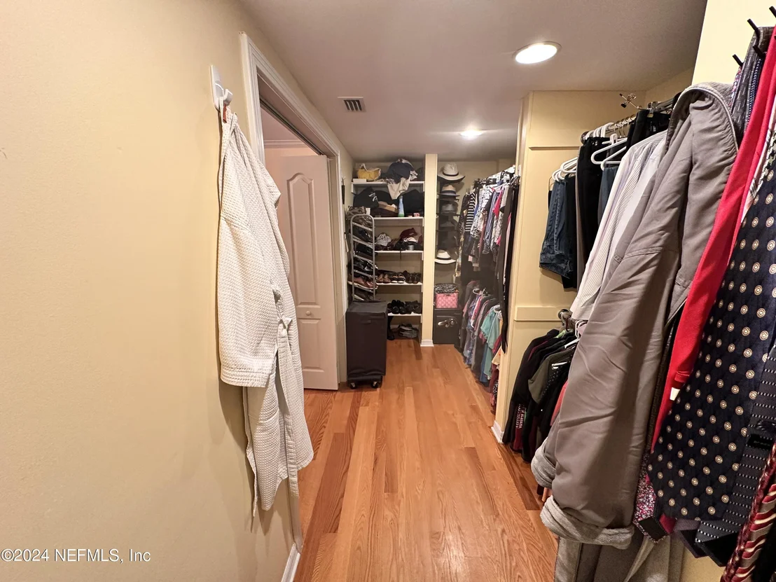 Photo of 1283 HARBOR OAKS Road